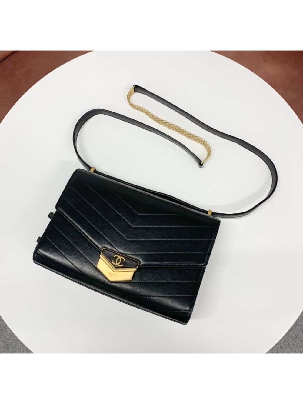 Chanel CC Logo Chez Blanc Medal Flap Stitch Shoulder Bag - Picture 5 of 10